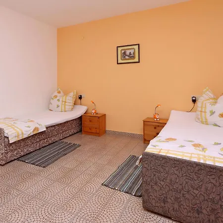 With A Parking Space Klenovica, Novi Vinodolski - 23100 Apartment Klenovica
