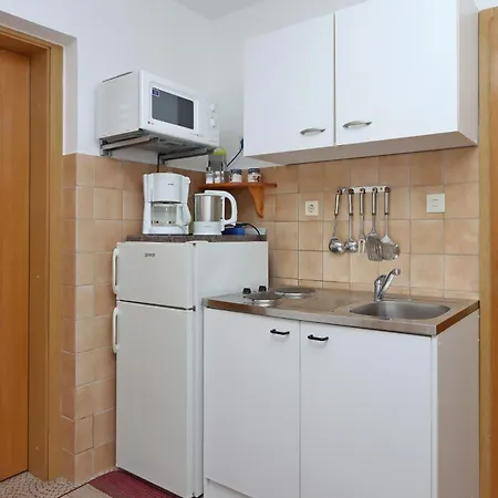 Appartement With Parking Spaces Klenovica, Novi Vinodolski - 23100