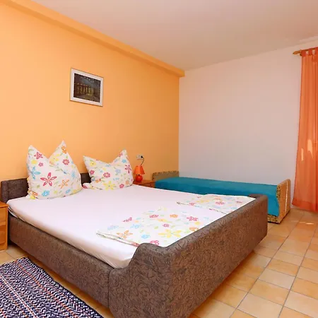 Appartement With Parking Spaces Klenovica, Novi Vinodolski - 23100 Klenovica