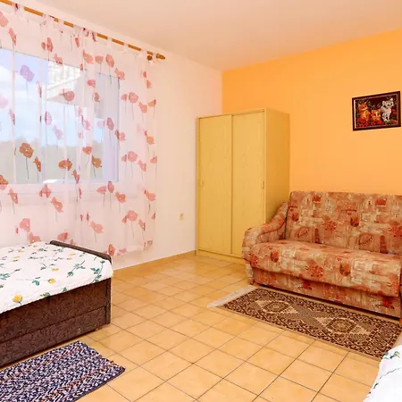 With A Parking Space Klenovica, Novi Vinodolski - 23100 Apartment *