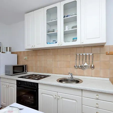 Daire With Parking Spaces Klenovica, Novi Vinodolski - 23100 *