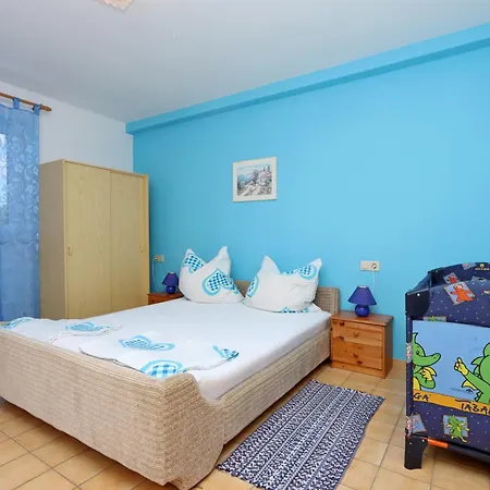 With Parking Spaces Klenovica, Novi Vinodolski - 23100 *