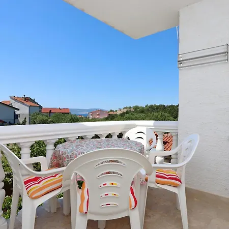 Daire With Parking Spaces Klenovica, Novi Vinodolski - 23100 Klenovica